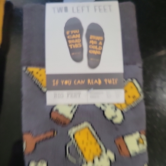 Lot Of 2 Two Left Feet Unisex Beer Lovers Socks Beer Here & If You Can Read This - Picture 5 of 8